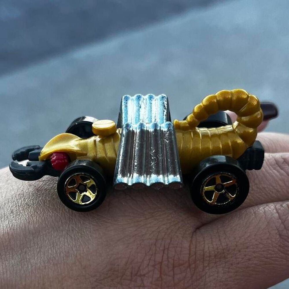 VINTAGE 1985 Hot Wheels Eevil Weevil die-cast toy car COLLECTIBLE - Picture 6 of 7